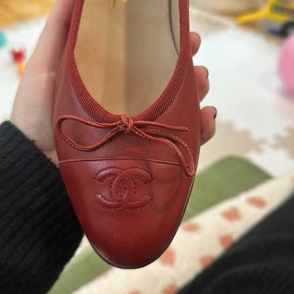 Vintage Leather Chanel Ballet Flats - like new condition - Picture 6 of 6